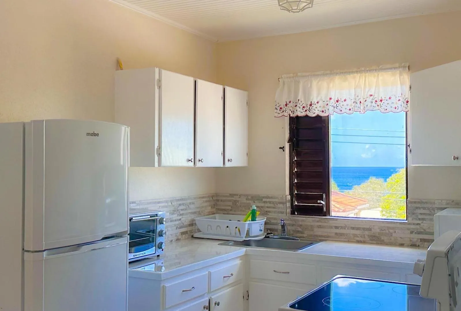 Apartment 5, Kenridge Residences, Comfortable/Close To Beach 圣詹姆斯 巴巴多斯岛