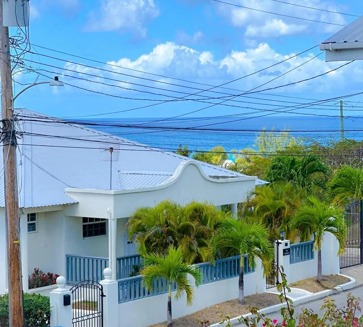 Apartment 5, Kenridge Residences, Comfortable/Close To Beach Saint James